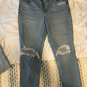 American Eagle Outfitters Light Blue Distressed Mom Jeans